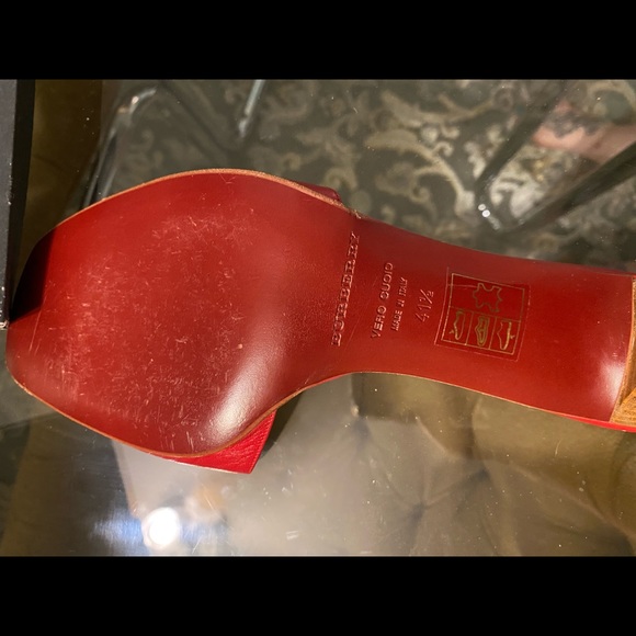 Vintage red Burberry heeled slides - Picture 4 of 7